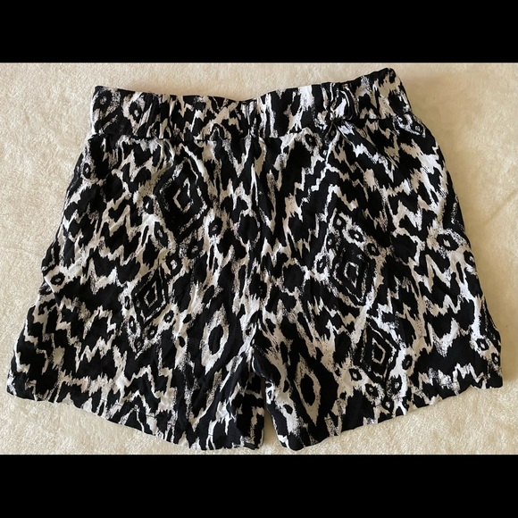 one 5 one Pants - One 5 One Shorts With front pockets. Size S Black/White